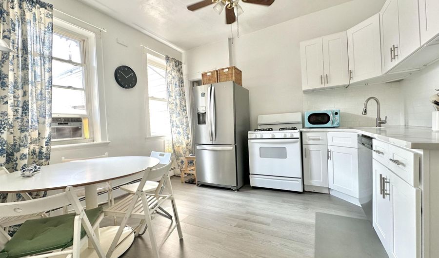 236 BROADWAY Fl. 2, Bayonne, NJ 07002 - 2 Beds, 1 Bath