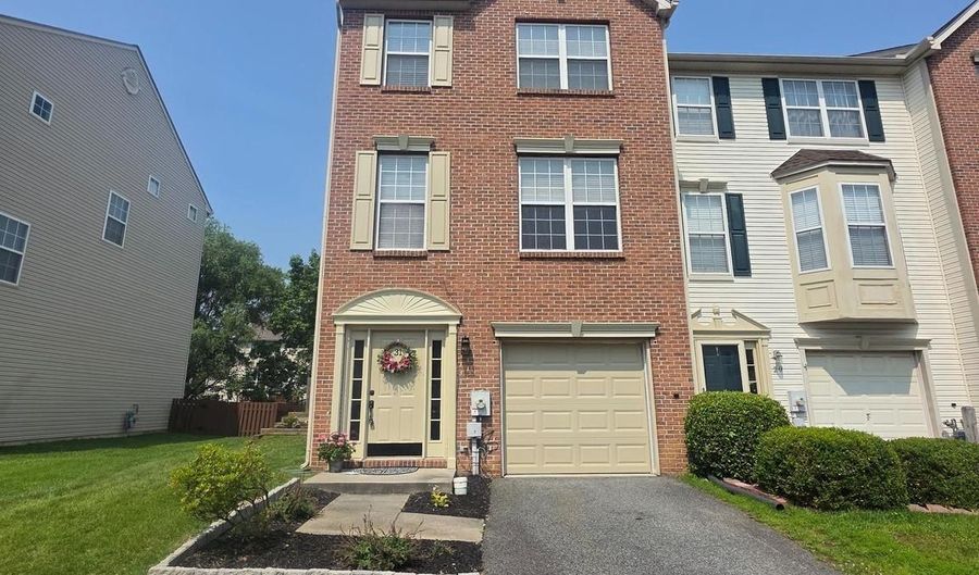 31 CARRICK Ln, Bear, DE 19701 - 2 Beds, 3 Bath