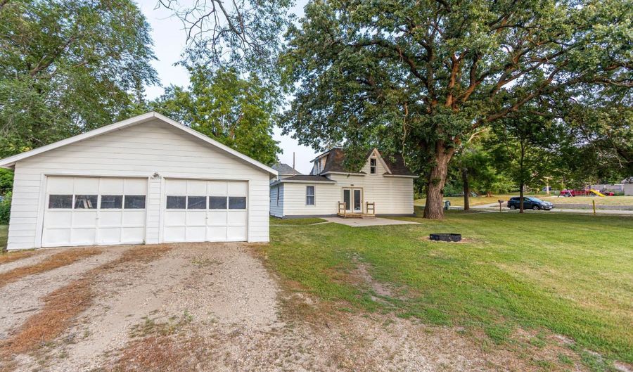 505 8th Ave E, Alexandria, MN 56308 - 3 Beds, 2 Bath