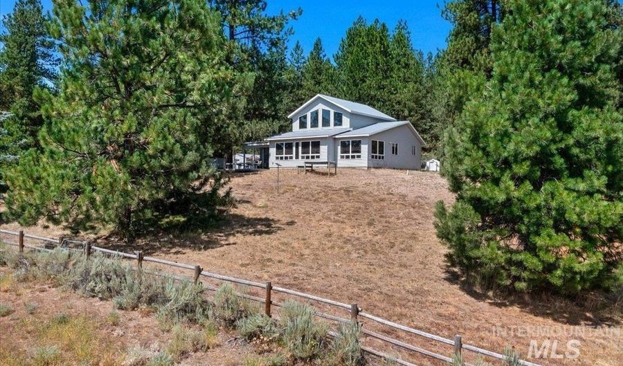111 Ranch Cir, Cascade, ID 83611 - 2 Beds, 2 Bath
