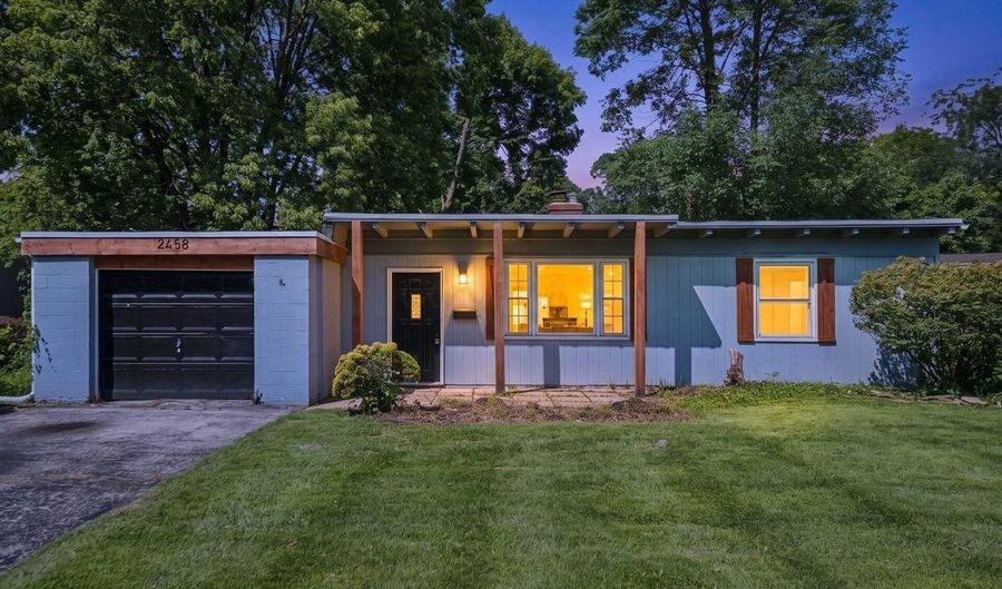 2458 Edgevale Rd, Columbus, OH 43221 - 3 Beds, 2 Bath