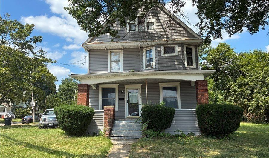 699 W Exchange St, Akron, OH 44302 - 3 Beds, 2 Bath