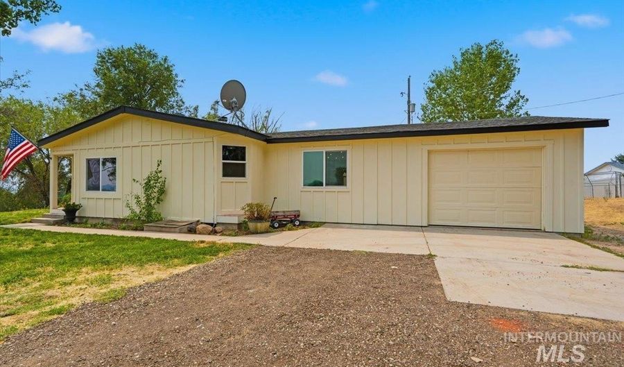 17114 Goodson Rd, Caldwell, ID 83607 - 3 Beds, 2 Bath