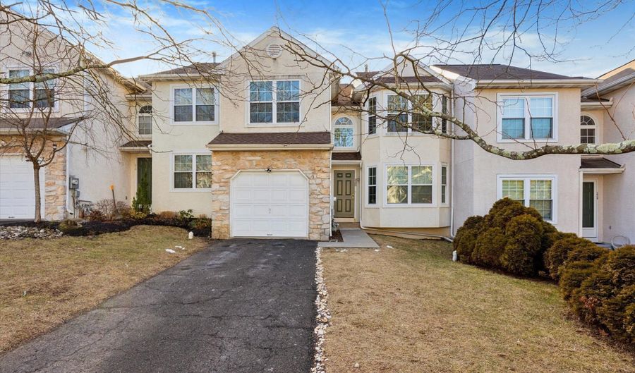 220 PRIMROSE Ln, Ambler, PA 19002 - 3 Beds, 3 Bath