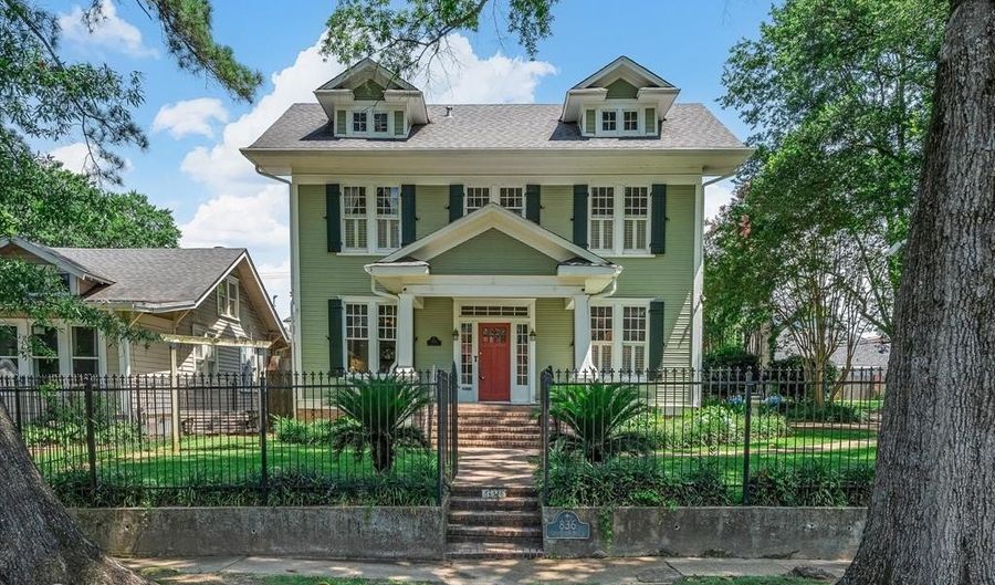 836 Jefferson Pl, Shreveport, LA 71104 - 4 Beds, 2 Bath