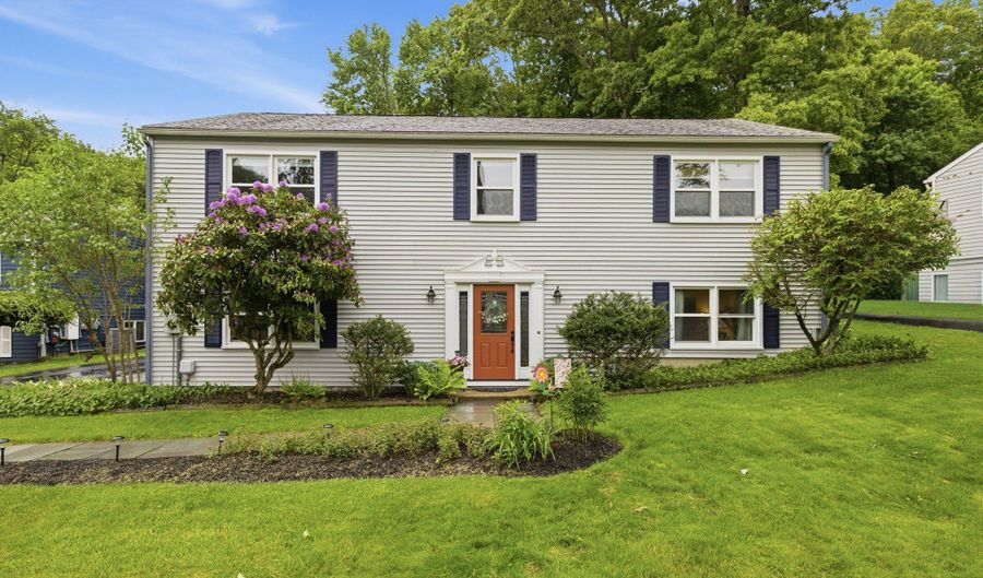 32 Whippoorwill Rd, Bethel, CT 06801 - 3 Beds, 3 Bath