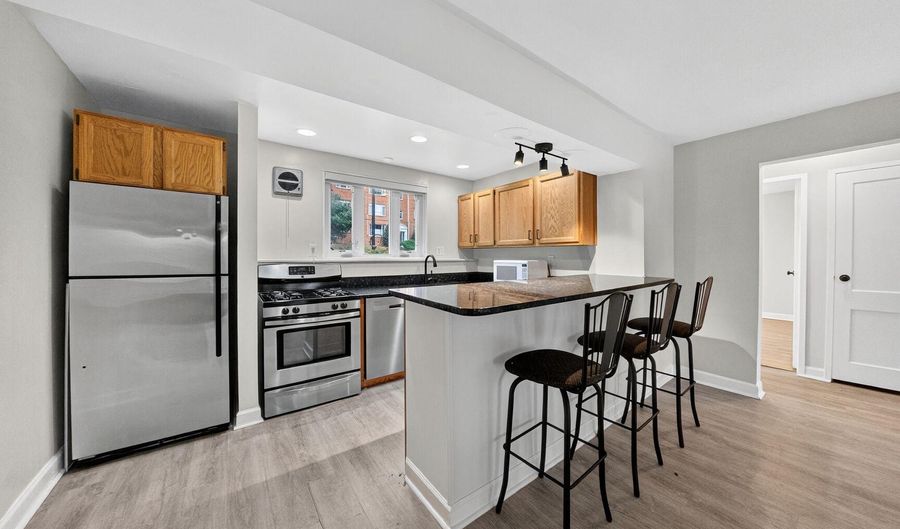 10403 MONTROSE Ave 10403, Bethesda, MD 20814 - 2 Beds, 1 Bath