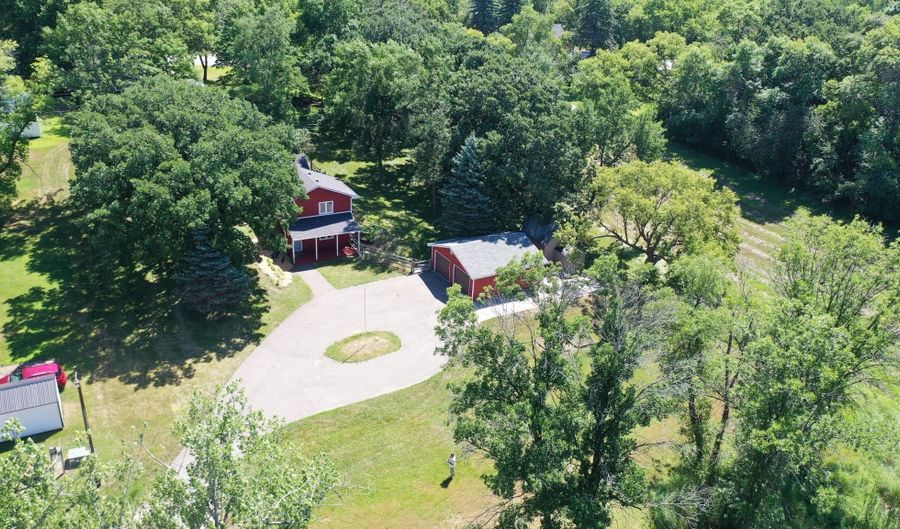 903 Park St, Alexandria, MN 56308 - 3 Beds, 2 Bath