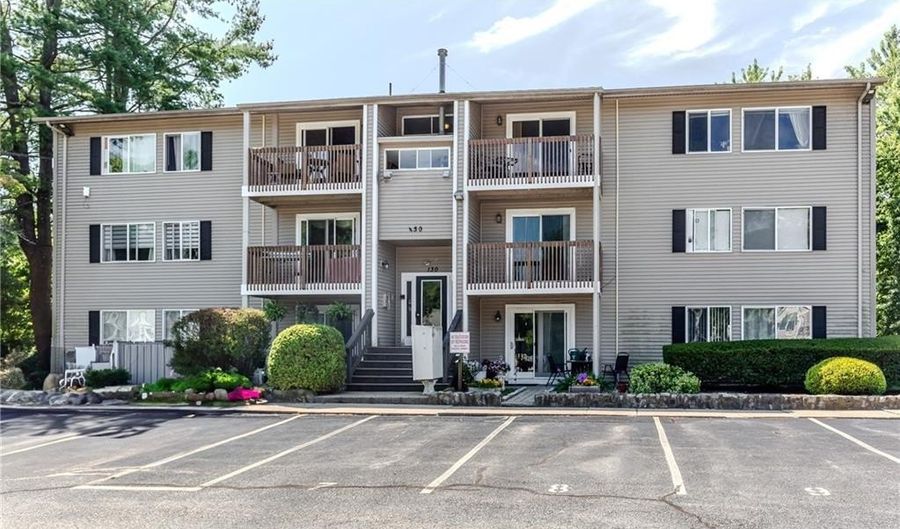 130 Fordson Ave 3, Cranston, RI 02910 - 2 Beds, 1 Bath