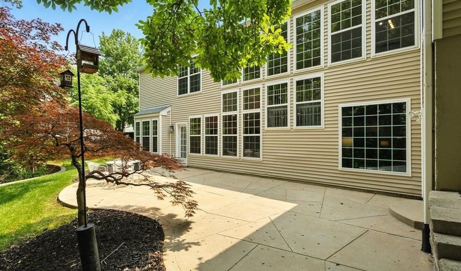 730 Mark Wesley Ln, Ballwin, MO 63021 - 5 Beds, 3 Bath