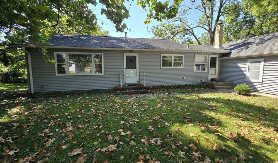901 E Krage Dr, Addison, IL 60101 - 3 Beds, 2 Bath