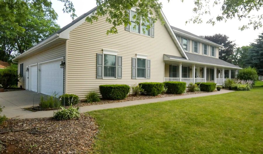 125 E WAYFARER Ln, Appleton, WI 54913 - 5 Beds, 5 Bath