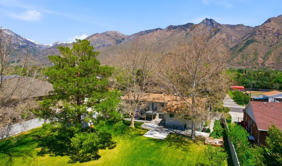121 N 300 E, Alpine, UT 84004 - 6 Beds, 4 Bath