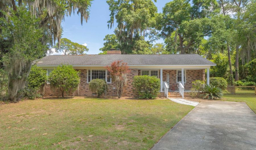 2500 Black Oak Cir, Beaufort, SC 29902 - 3 Beds, 2 Bath