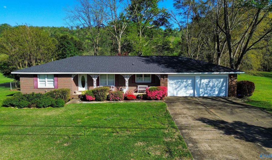 1035 Valley Dr, Attalla, AL 35954 - 3 Beds, 2 Bath