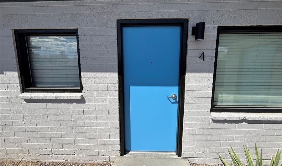218 S 11th St 4, Las Vegas, NV 89101 - 0 Beds, 1 Bath