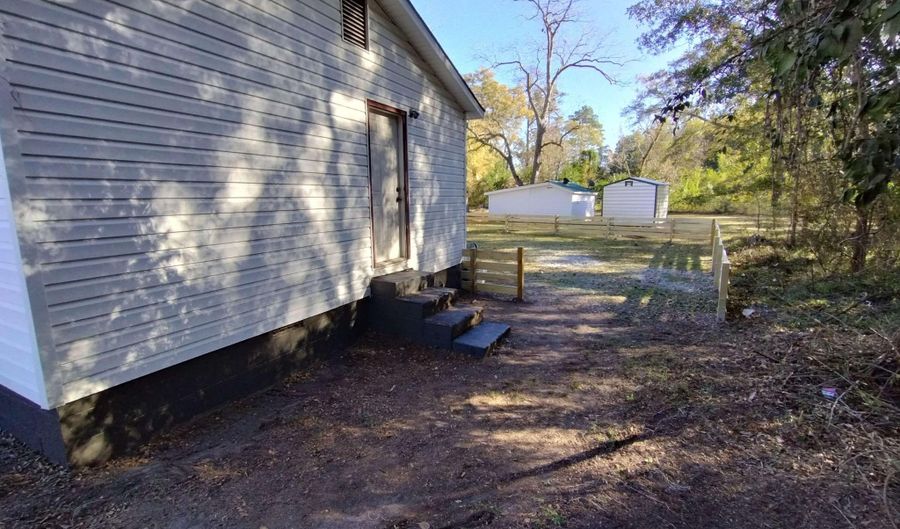 39 Mc Millan St, Bamberg, SC 29003 - 3 Beds, 2 Bath