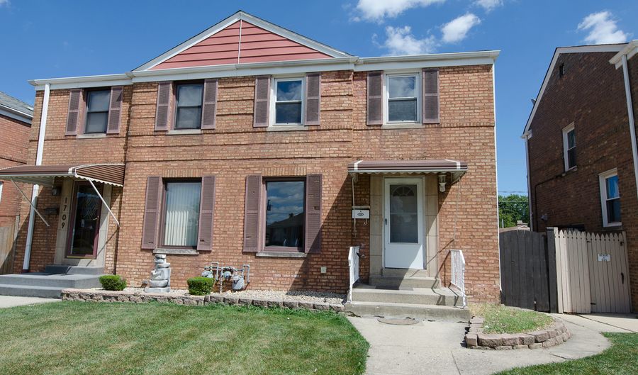 1707 N 20th Ave, Melrose Park, IL 60160 - 2 Beds, 2 Bath