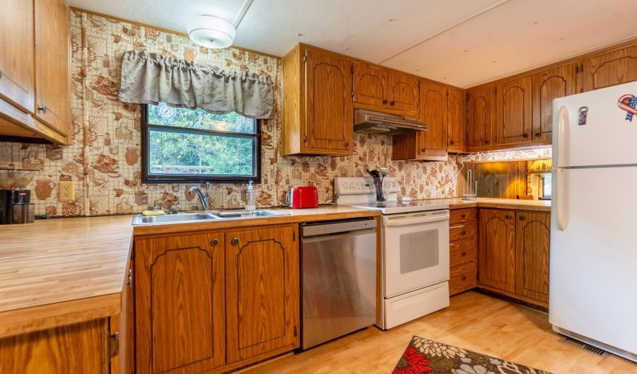 1084 LINDEN LEAF Ln 22, Arbor Vitae, WI 54568 - 2 Beds, 1 Bath