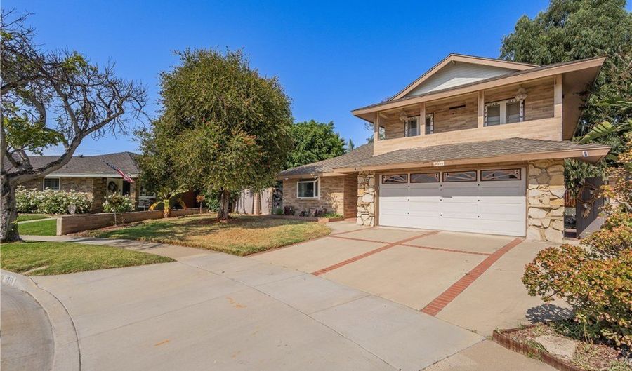 4864 E Mckinnon Dr, Anaheim, CA 92807 - 4 Beds, 2 Bath
