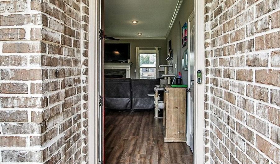 226 S CHINKAPIN, Atoka, TN 38004 - 5 Beds, 3 Bath