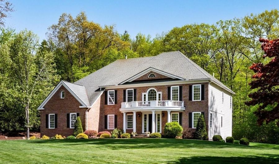1 Dorothys Way, Bedford, NH 03110 - 4 Beds, 5 Bath