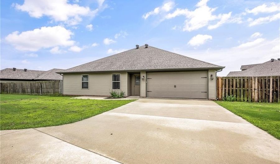 3714 SW Davinci Blvd, Bentonville, AR 72712 - 4 Beds, 2 Bath