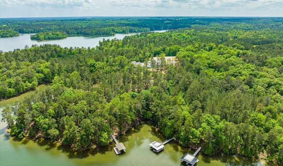 1063 FLEMING LK Ct, Lincolnton, GA 30817 - 5 Beds, 5 Bath