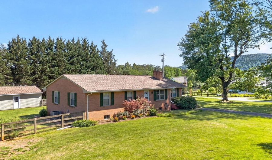 18 WINDY ACRES Cir, Afton, VA 22920 - 3 Beds, 2 Bath
