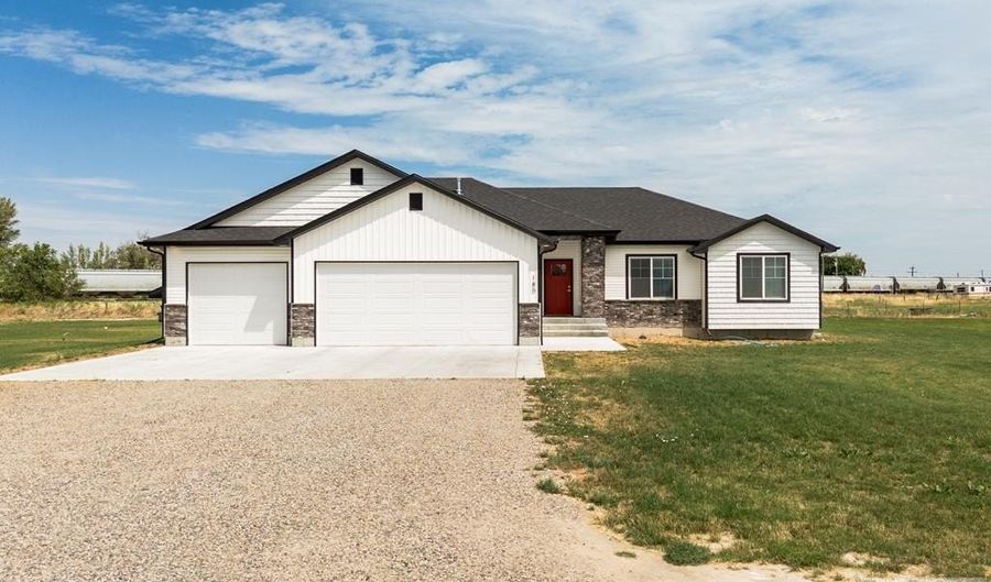 180 E 335 N, Blackfoot, ID 83221 - 3 Beds, 2 Bath