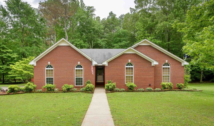 300 McFall Rd, Florence, AL 35633 - 3 Beds, 2 Bath