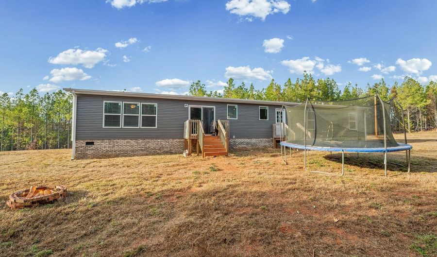 261 Fox Rd, Abbeville, SC 29620 - 5 Beds, 3 Bath