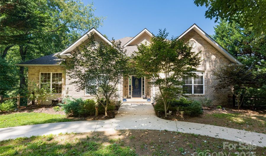 47 Timberwood Dr, Asheville, NC 28806 - 4 Beds, 3 Bath