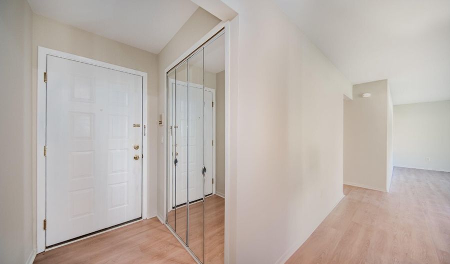 275 Briarcrest Dr 185, Ann Arbor, MI 48104 - 2 Beds, 2 Bath