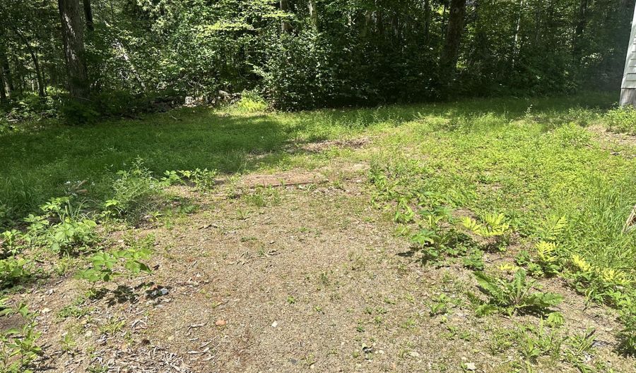 113 Fenwick Rd, Belmont, ME 04952 - 2 Beds, 1 Bath