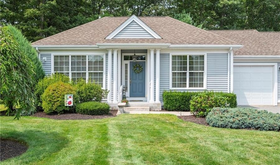 170 Providence Pike 36, North Smithfield, RI 02896 - 2 Beds, 2 Bath