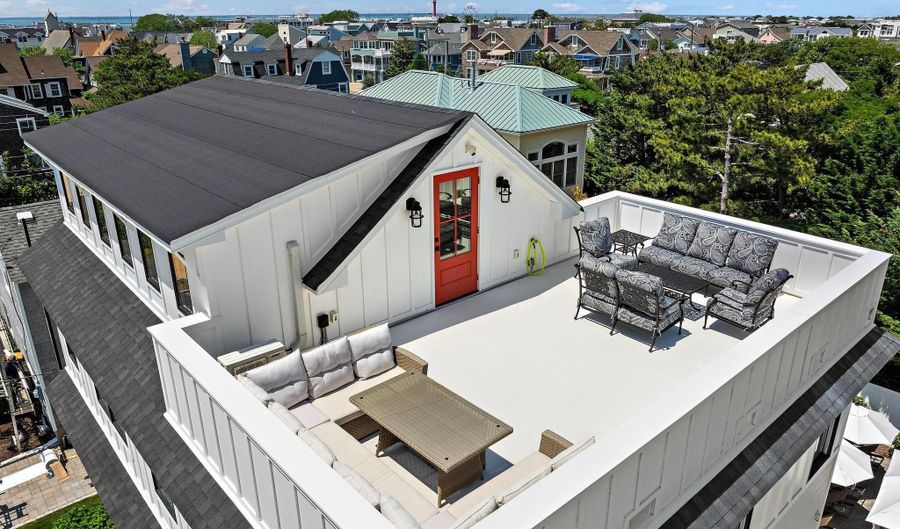 27 THIRD St, Beach Haven, NJ 08008 - 5 Beds, 4 Bath
