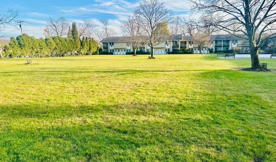 700 Broadway 26, Amityville, NY 11701 - 2 Beds, 1 Bath