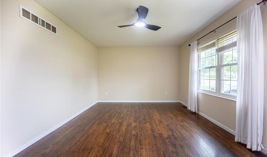 4707 Snow White Ter, Alton, IL 62002 - 3 Beds, 2 Bath
