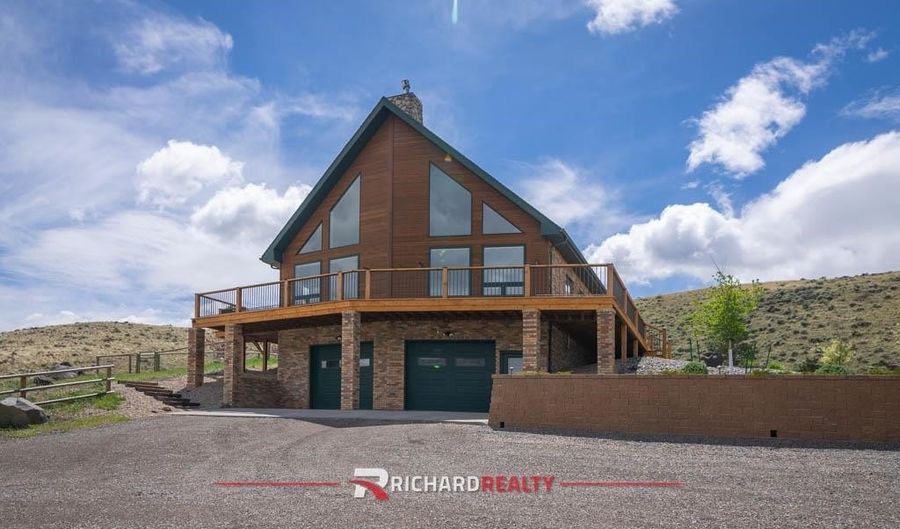66 Stagecoach Trl, Cody, WY 82414 - 5 Beds, 4 Bath
