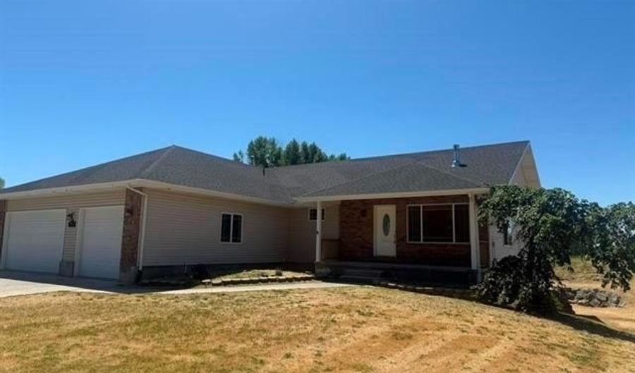 66 Bergeson Dr, Blackfoot, ID 83221 - 6 Beds, 3 Bath