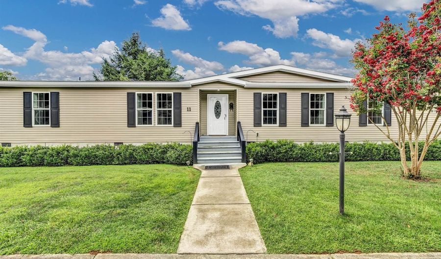 11 Dogwood Knl, Asheville, NC 28805 - 3 Beds, 2 Bath