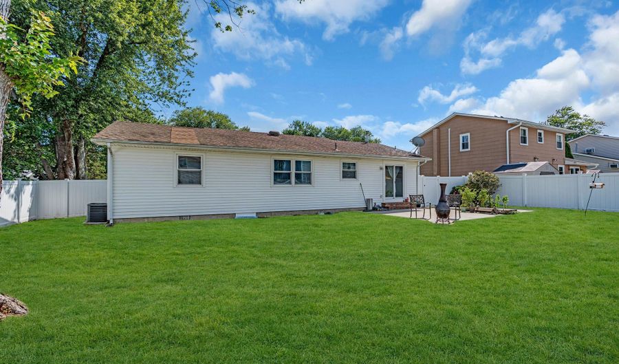 27 Carver St, Bayville, NJ 08721 - 3 Beds, 1 Bath