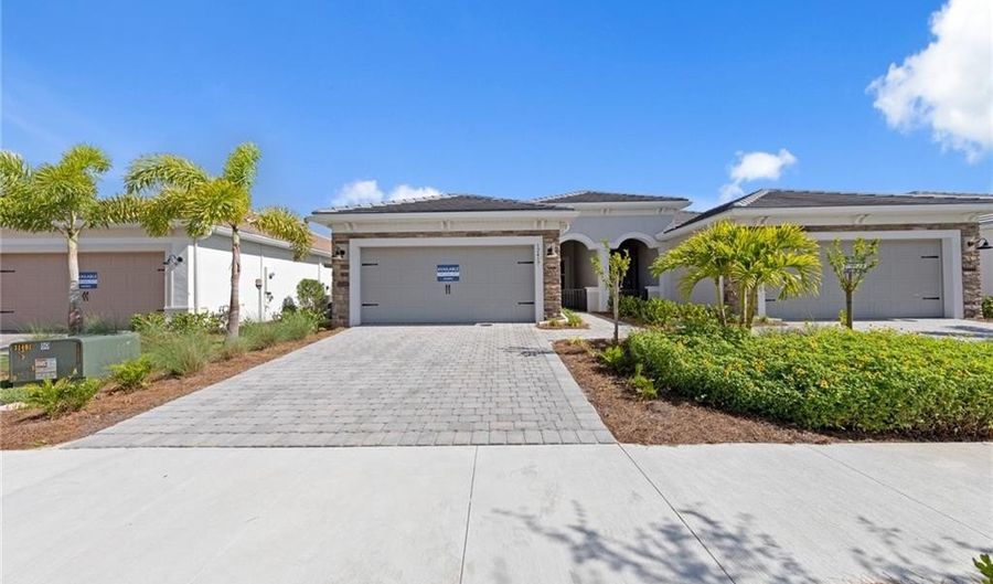 12417 Dolomite, Alva, FL 33920 - 2 Beds, 2 Bath