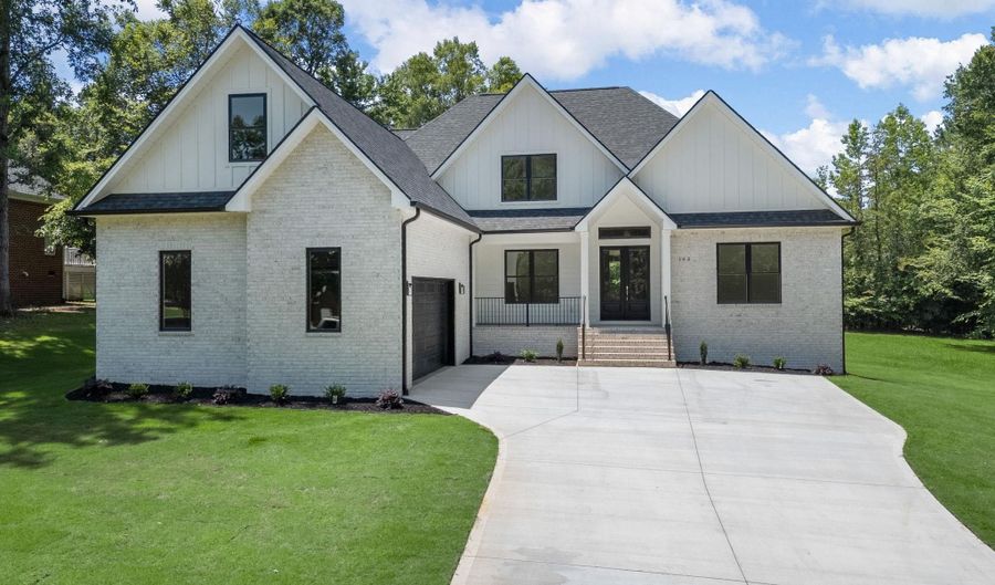162 Clearcreek Dr, Boiling Springs, SC 29316 - 4 Beds, 4 Bath