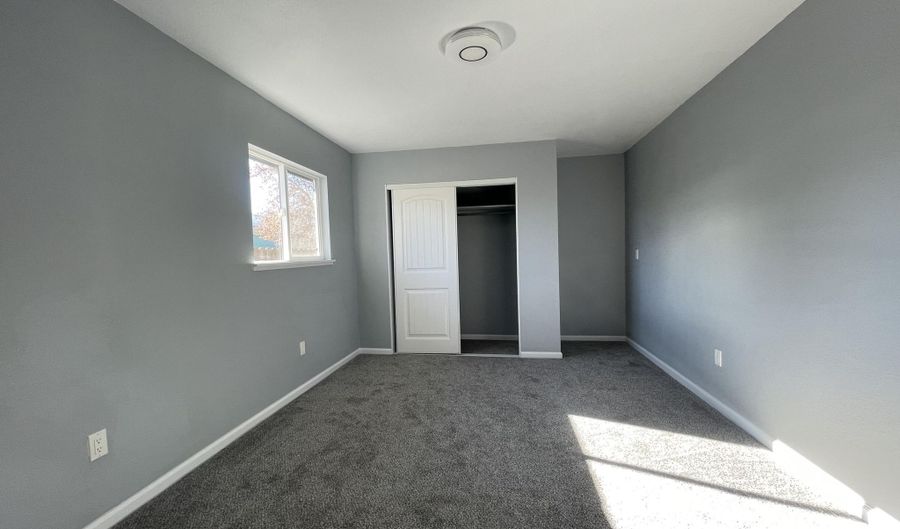 370 Connelly St, Hawthorne, NV 89415 - 4 Beds, 2 Bath