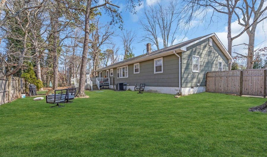 228 Elizabeth Ave, Bayville, NJ 08721 - 3 Beds, 2 Bath