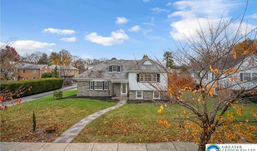 525 N Main St, Allentown, PA 18104 - 3 Beds, 3 Bath