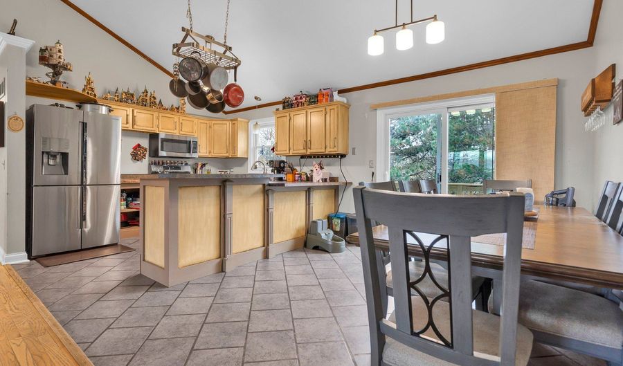 168 Tree Line Dr, Antioch, IL 60002 - 4 Beds, 3 Bath