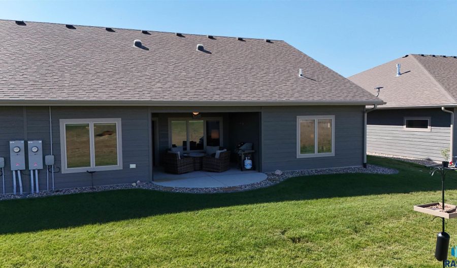 604 Ash Creek Dr, Beresford, SD 57004 - 3 Beds, 2 Bath